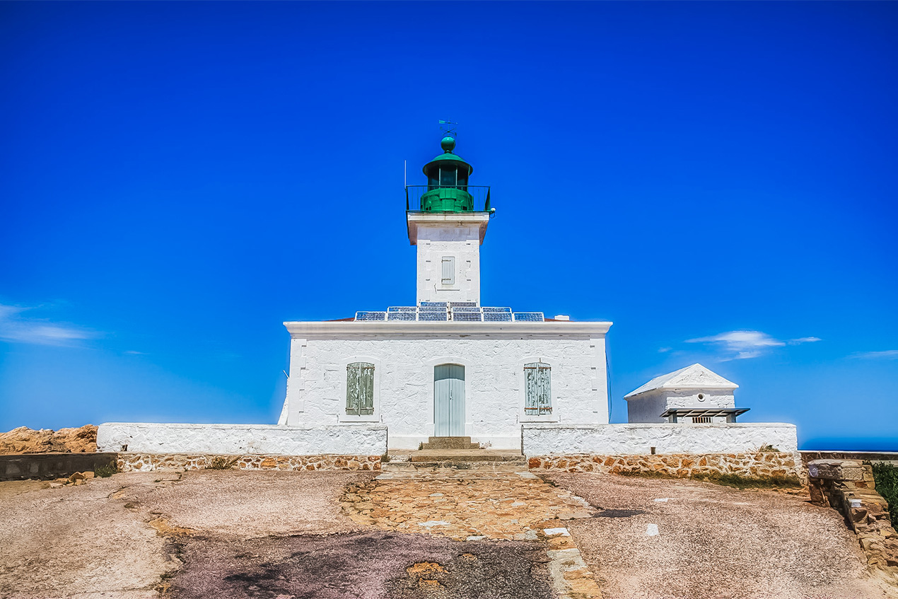 phare de la pietra ile rousse